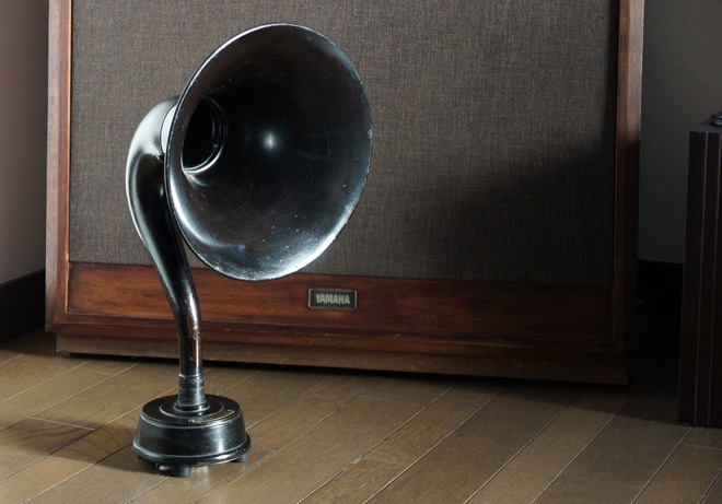 antique_speaker.jpg